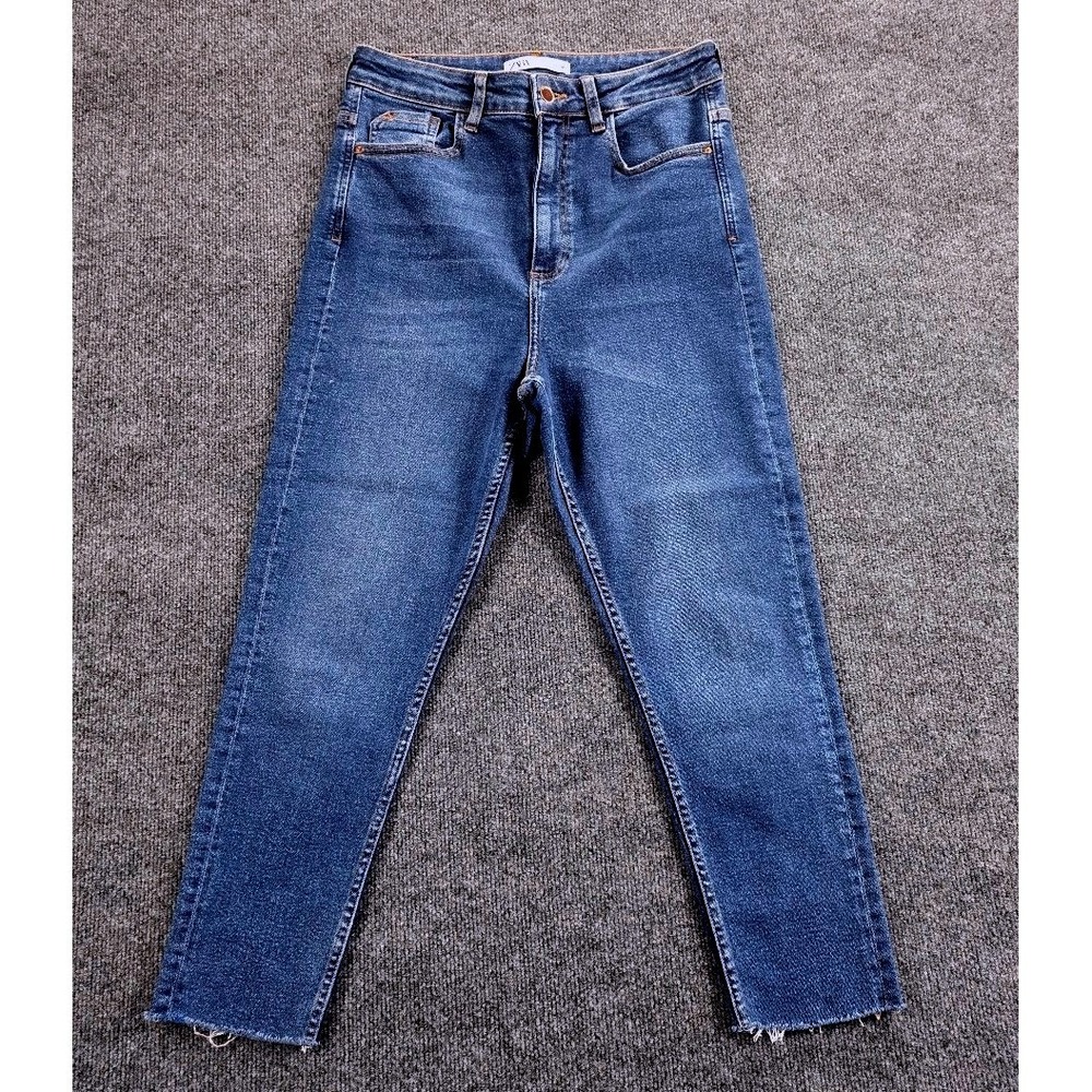 Zara High Rise Straight Leg Jeans Medium Wash Raw Hem Blue Womens Size 10